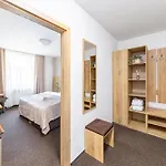 Hotel Snezne Hotell 3*