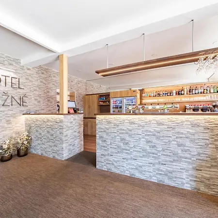 Szálloda Hotel Snezne