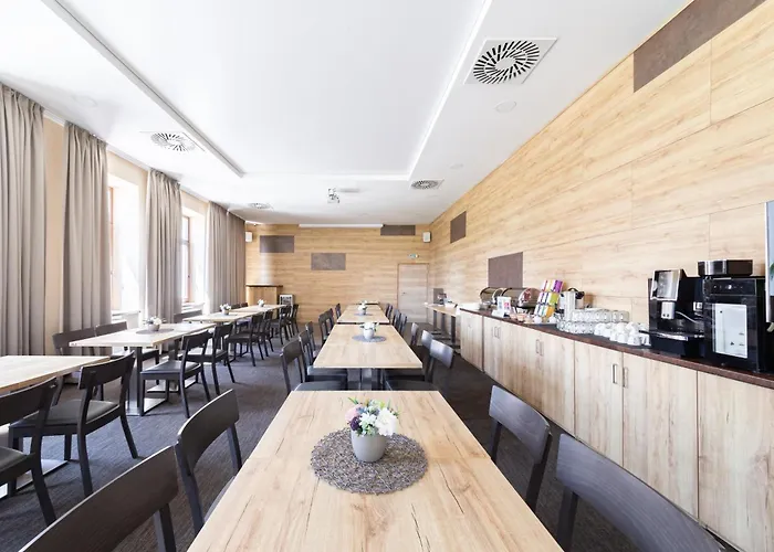 מלון Hotel Snezne