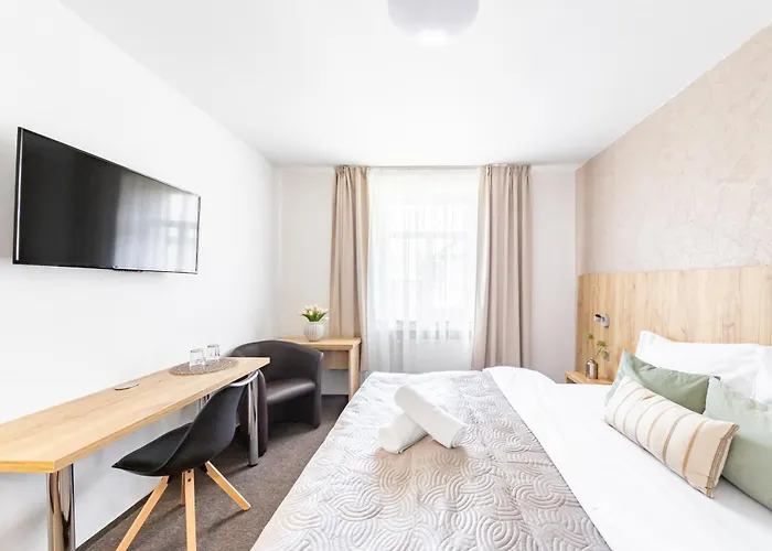 Hotel Snezne 酒店