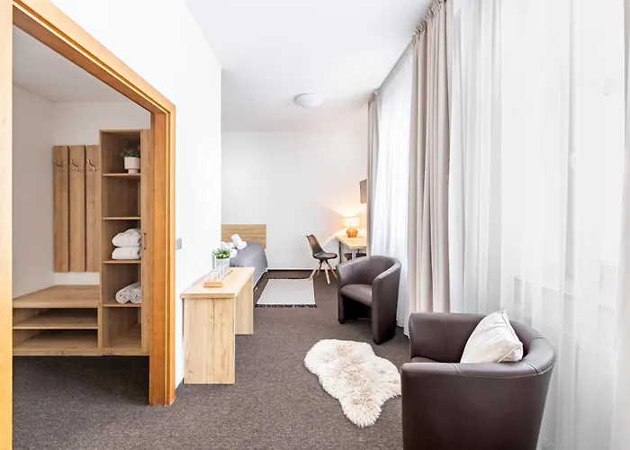 Hotel Snezne 酒店